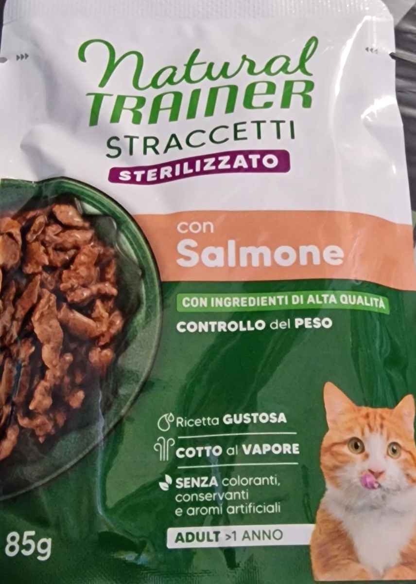 NATURAL TRAINER STRACCETTI STERILIZZATO CON SALMONE